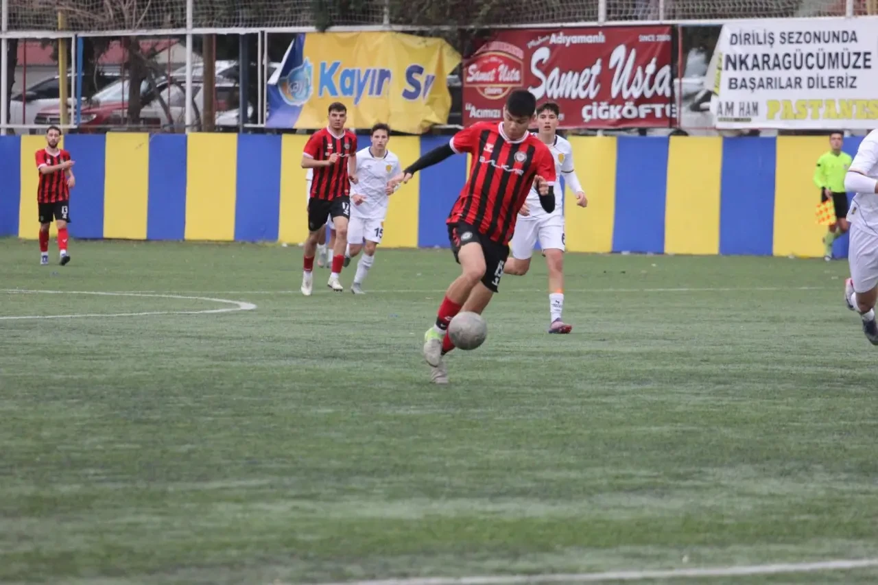 Arca Çorum FK’nın Genç Transferi Deniz Doruk Demirci’den Çifte Hedef: Tıp ve Futbol 1