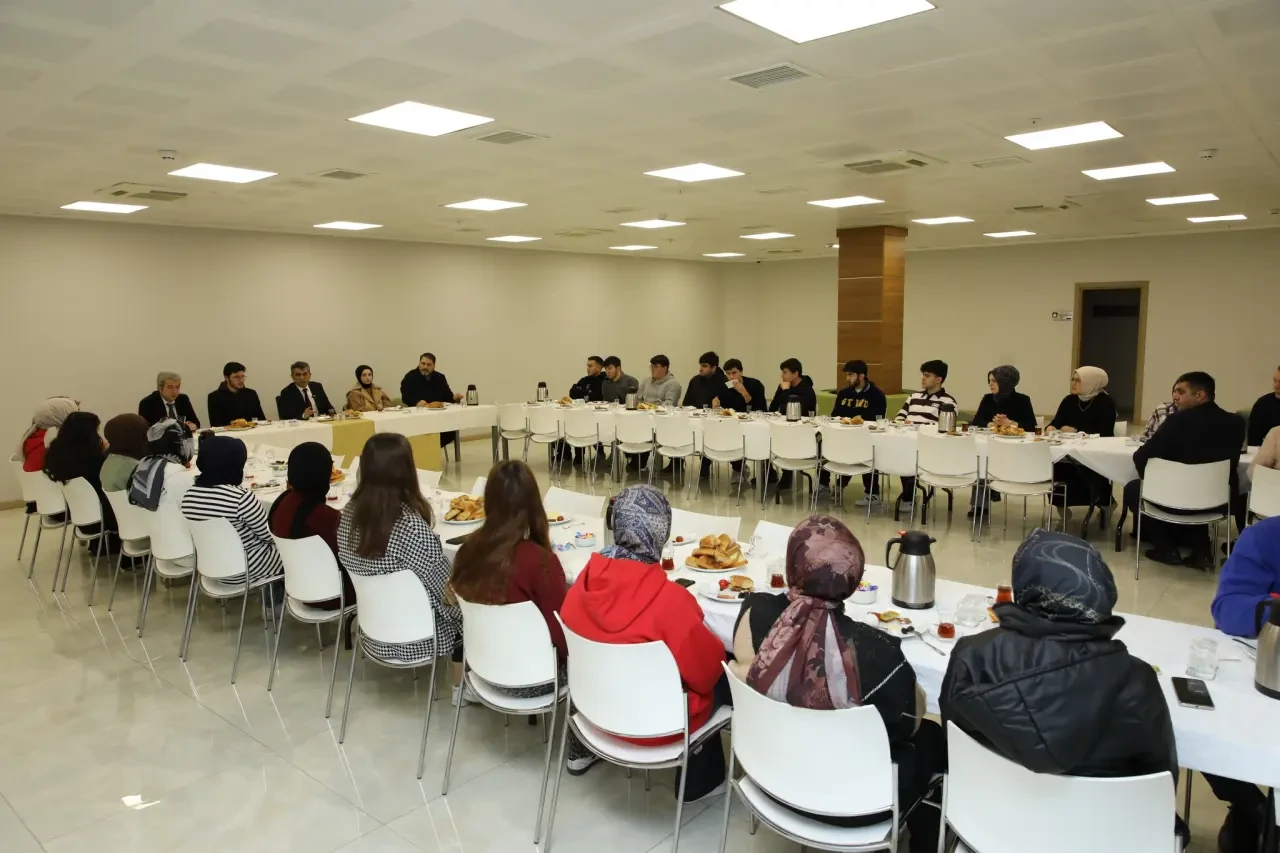 Suluova’da Gençlere Moral Buluşması 1