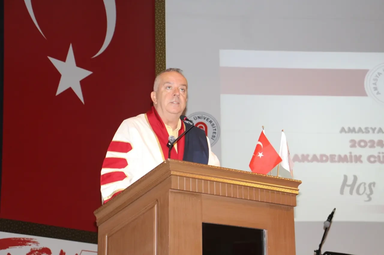 Akademik Cübbe Giyme ve Ödül Töreni Gerçekleştirildi 2