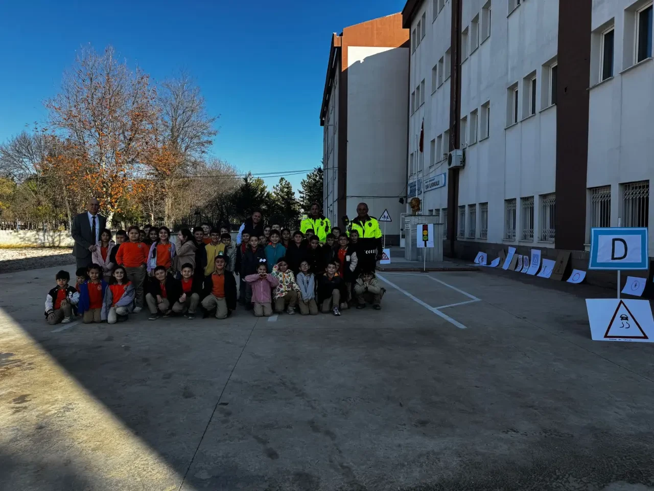 Gümüşhacıköy’de Miniklere Trafik Eğitimi 2