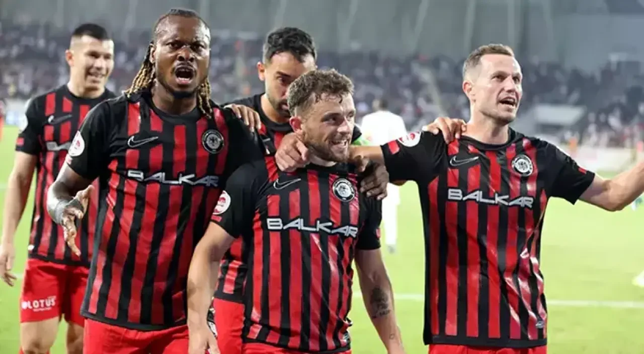 Çorum FK, Sarıyer'i 90+8'de penaltıyla geçti! 3