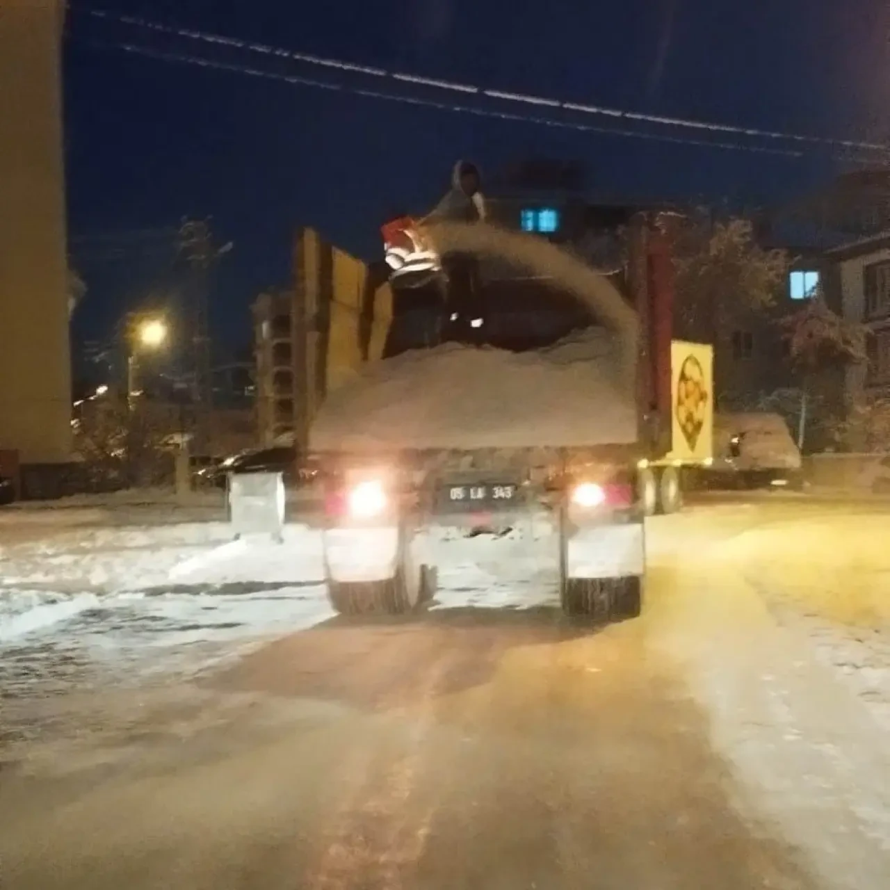 Merzifon’da Kar ve Buzla Gece Gündüz Mücadele 3