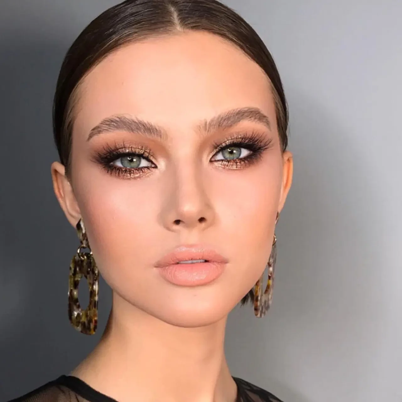 Özel Gün Makyajı Nasıl Yapılır? Kusursuz ve Kalıcı Görünüm İçin İpuçları 4