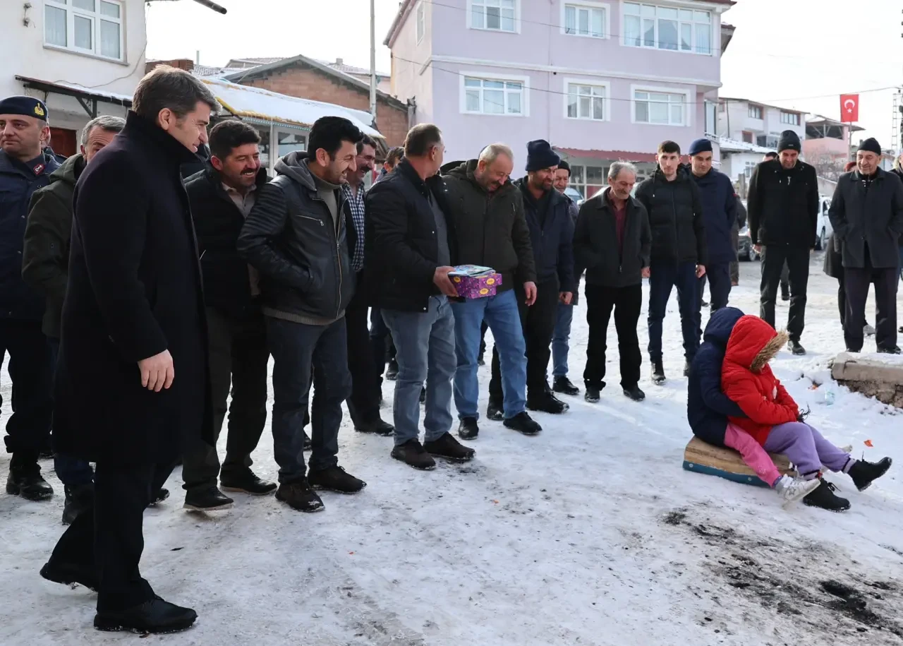 Vali Bakan Köy Halkını Dinledi 5