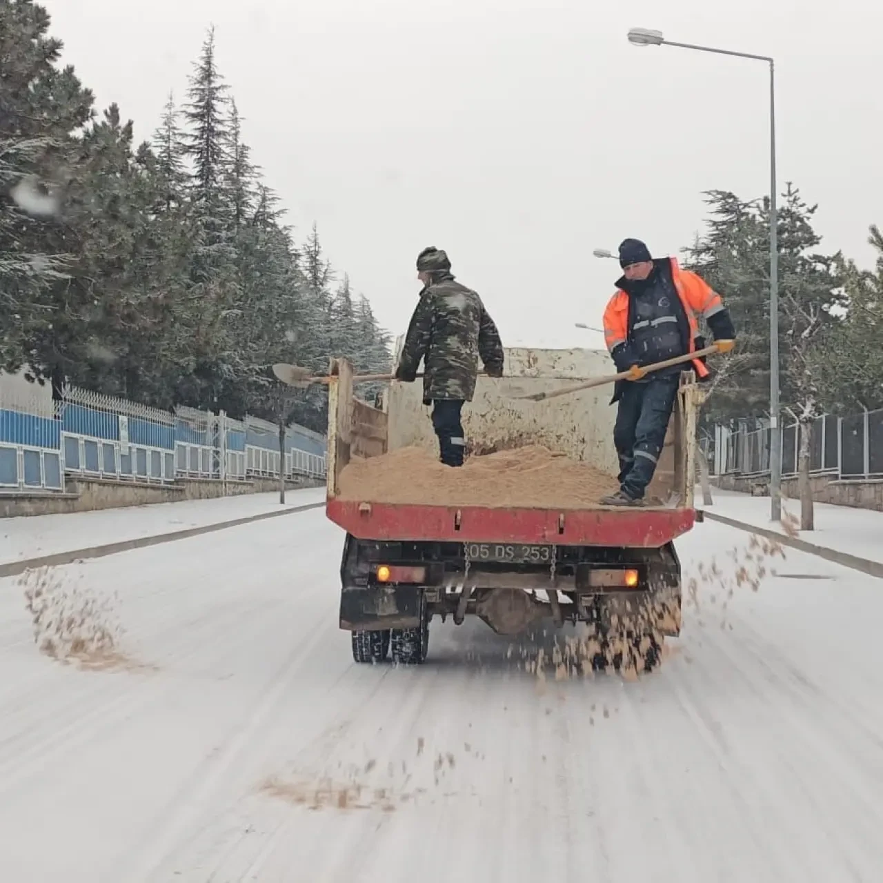 Merzifon Belediyesi’nden Kar ve Buzla Mücadelede 6