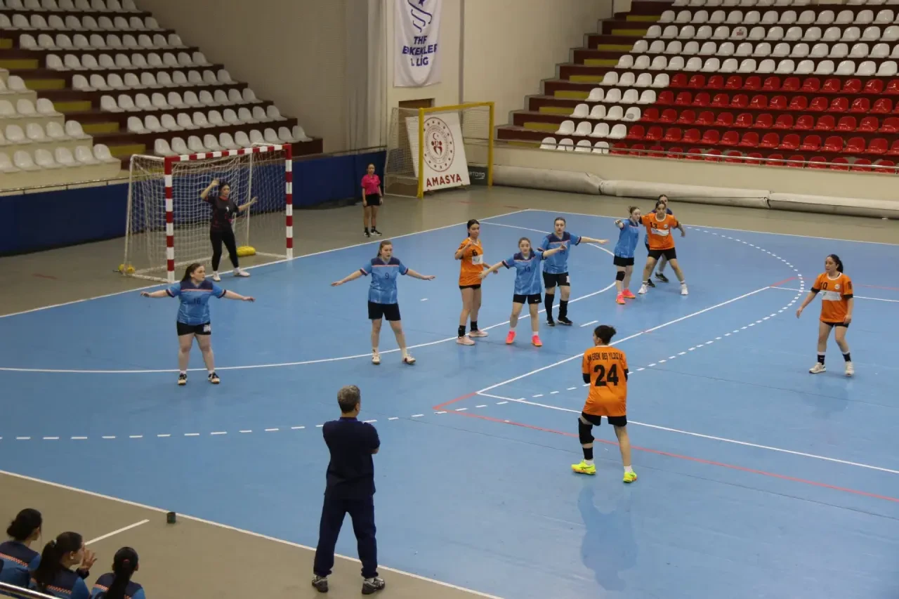 Hentbolun Yıldızları Amasya’da Sahaya Çıktı 2