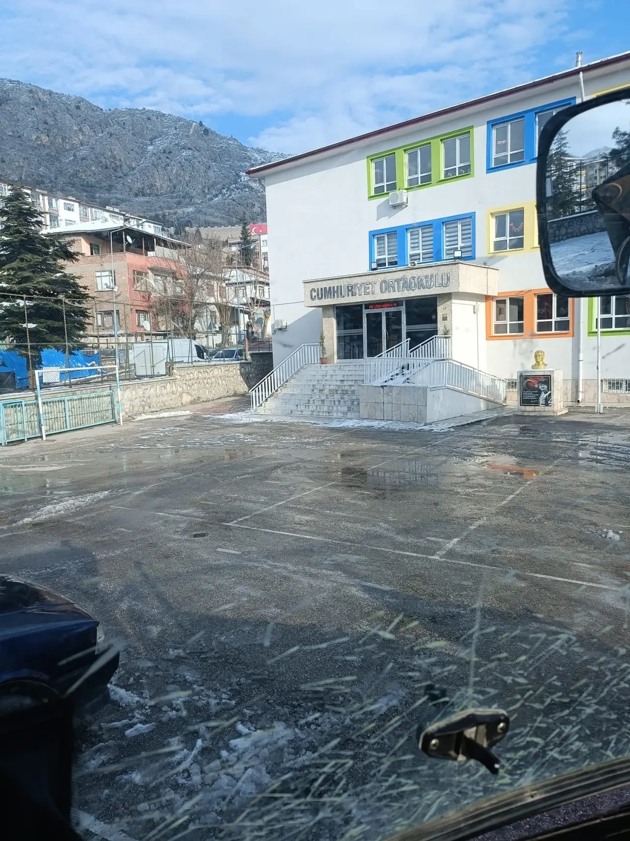 Amasya’da Okul Bahçelerinde Karla Mücadele 3