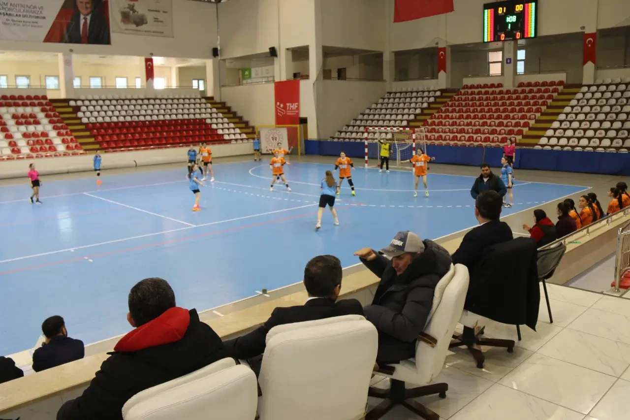 Hentbolun Yıldızları Amasya’da Sahaya Çıktı 4