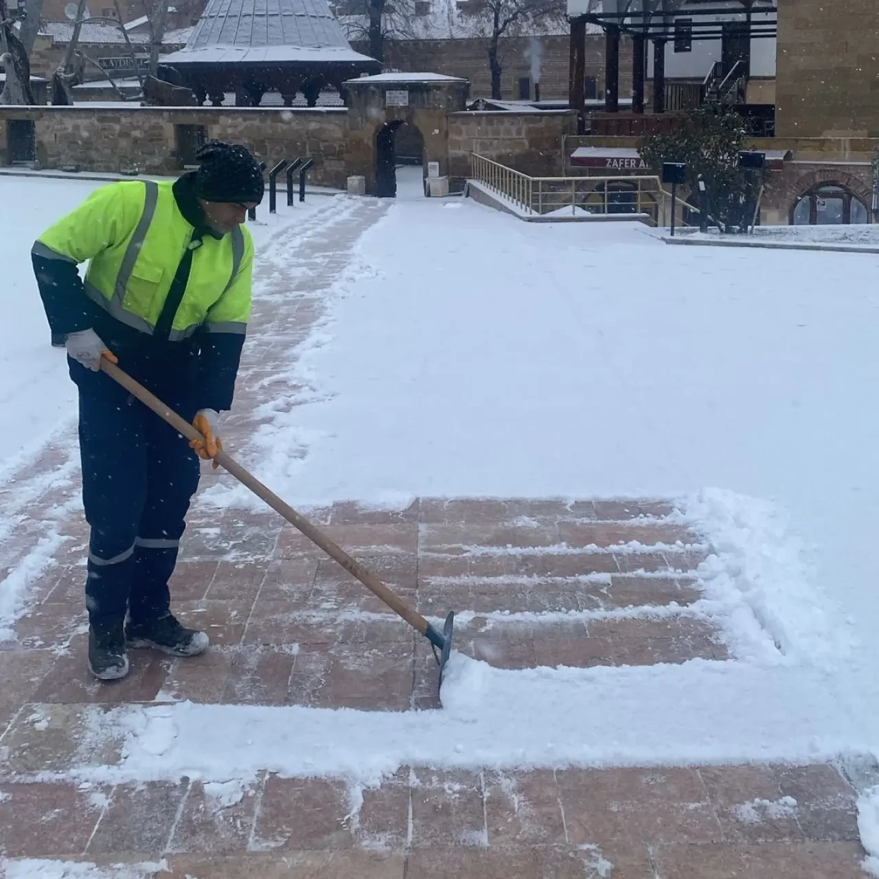 Merzifon Belediyesi’nden Kar ve Buzla Mücadelede 7