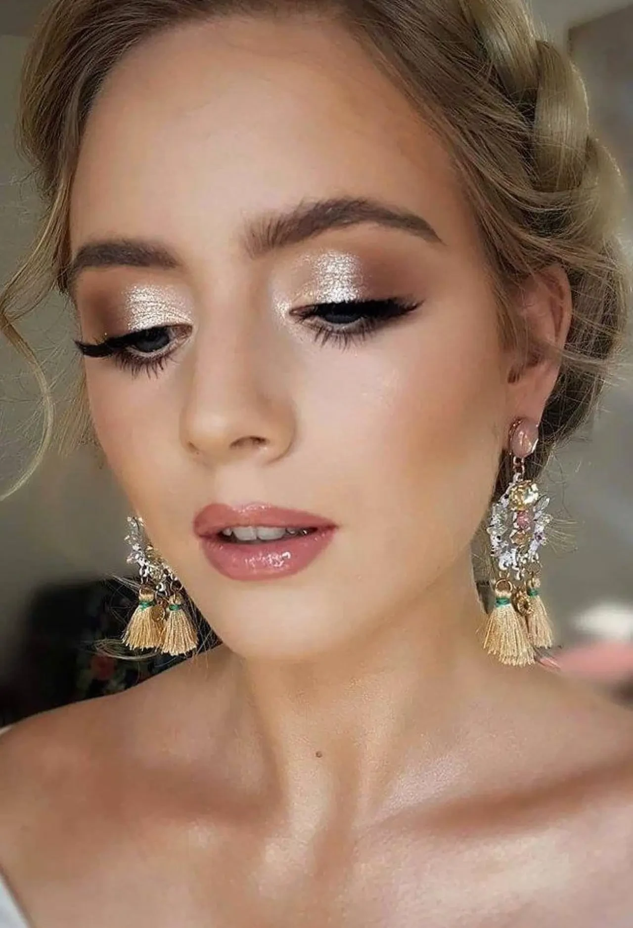 Özel Gün Makyajı Nasıl Yapılır? Kusursuz ve Kalıcı Görünüm İçin İpuçları 1