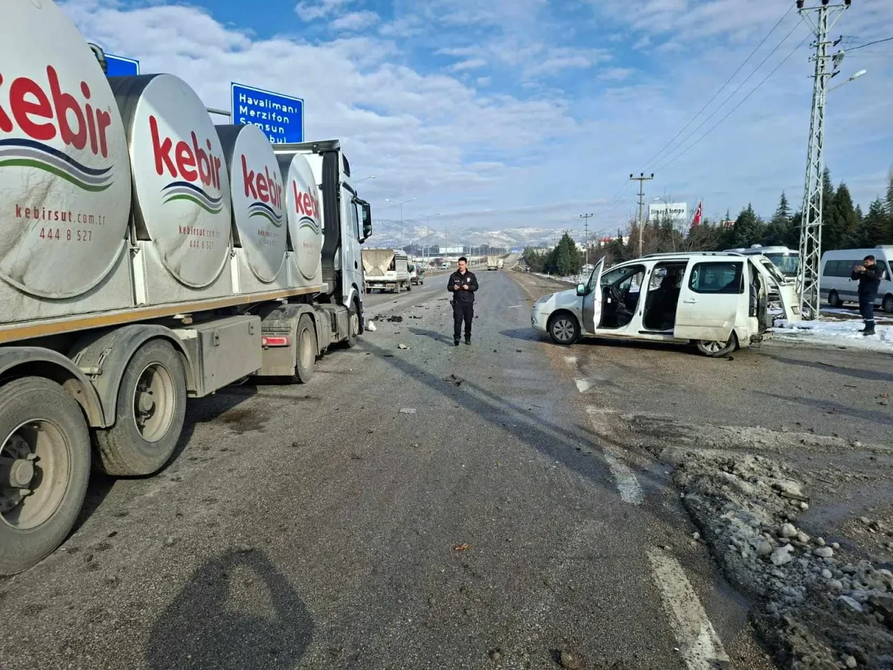 Merzifon’da Organize Kavşağında Trafik Kazası: 1 Kişi Yaralandı 3