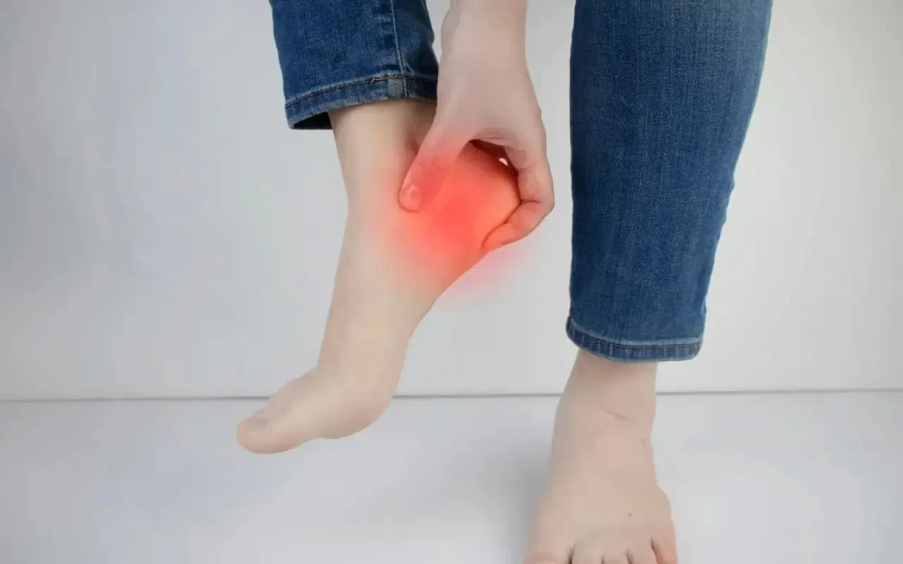 Bu Belirtileri Görmezden Gelmeyin: Ayaklarınız Sinyal Veriyor 2