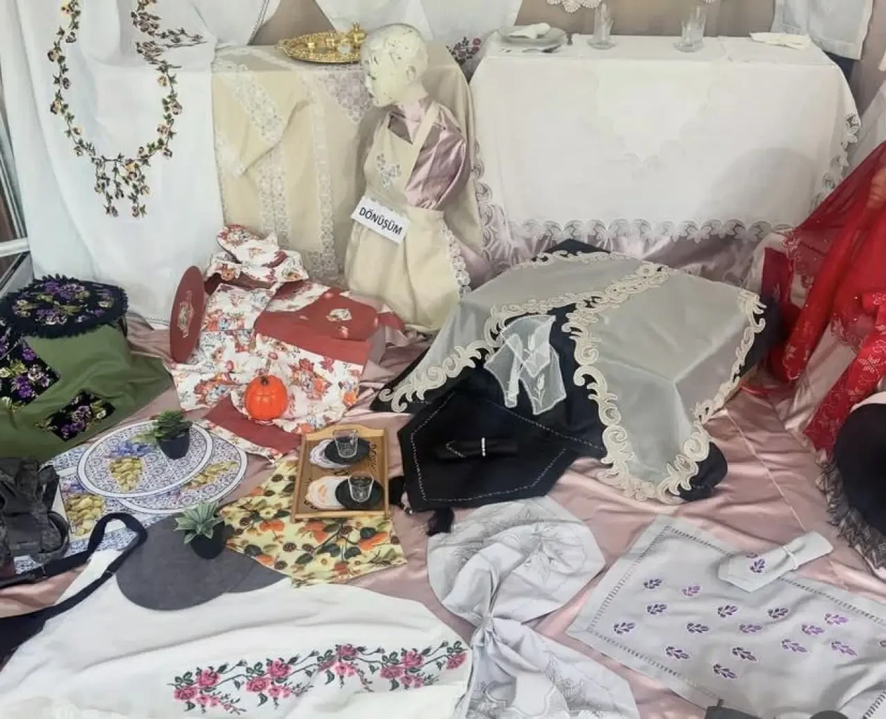 Merzifon Halk Eğitim’den Estetik Sergi 1