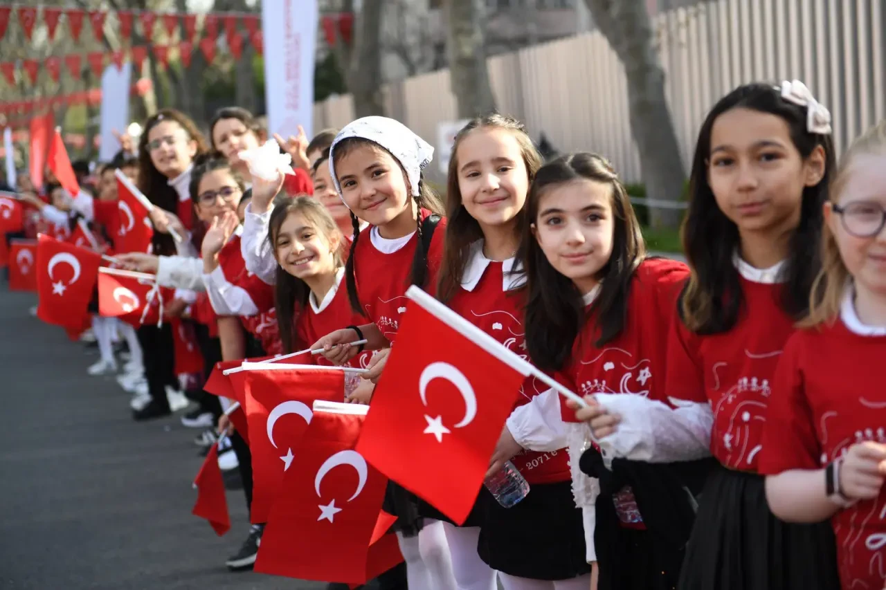 Okullarda İkinci Dönem Türk Bayraklarıyla Karşılanacak! 1