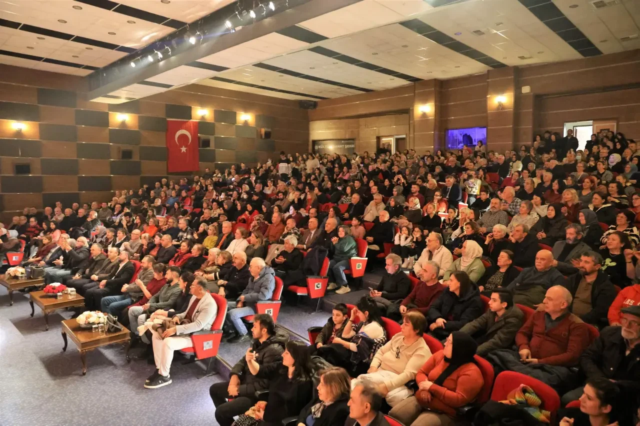 Amasya’da Neşet Ertaş Anısına Konser 4