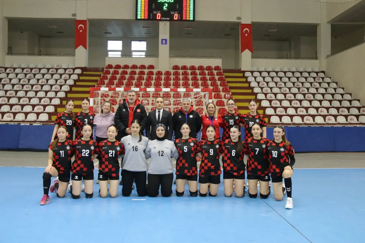 Hentbolun Yıldızları Amasya’da Sahaya Çıktı 8