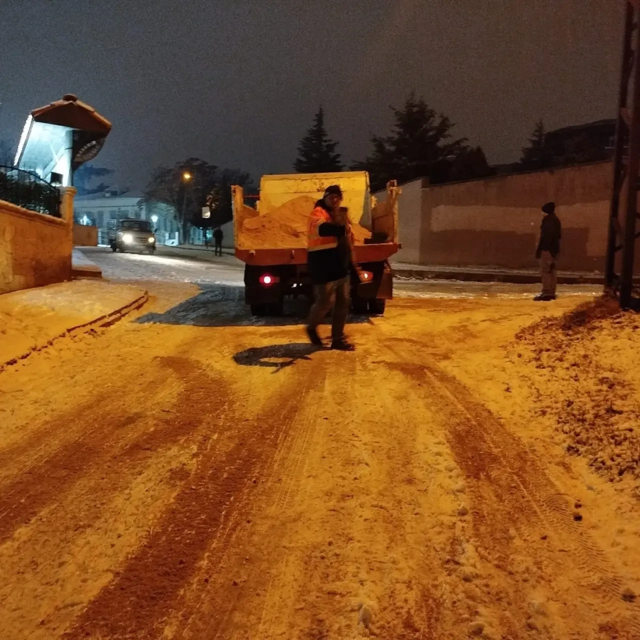 Merzifon Belediyesi’nden Kar ve Buzla Mücadelede 10