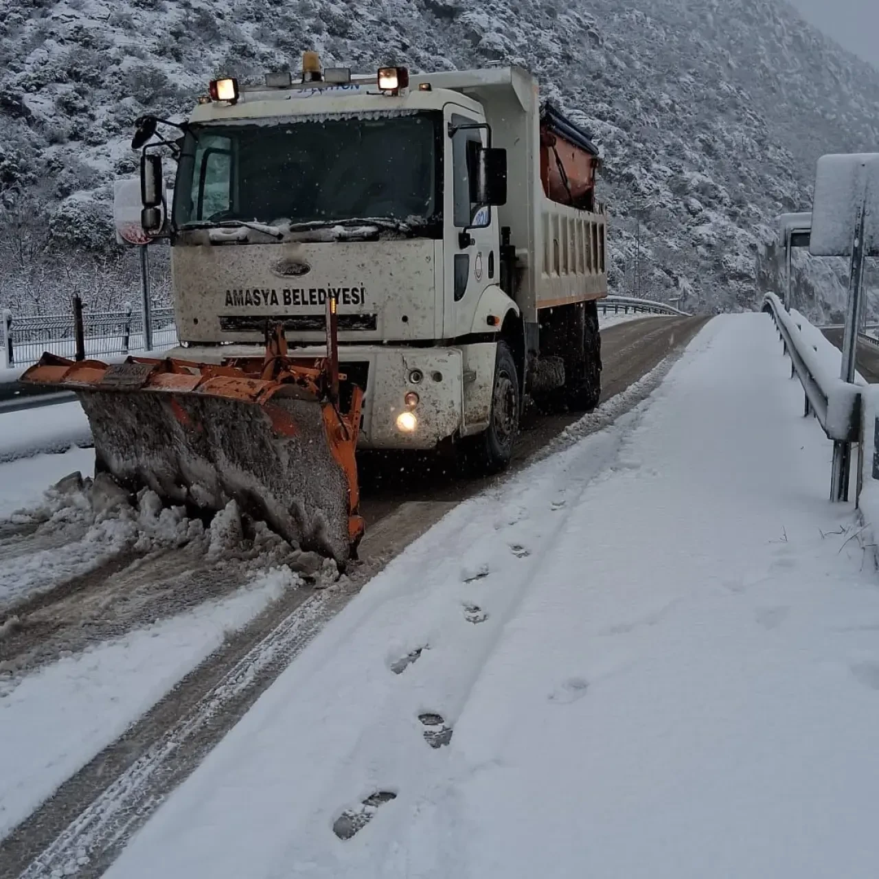 Amasya’da Karla Mücadele 7/24 Sürüyor 4