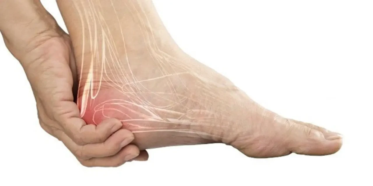 Bu Belirtileri Görmezden Gelmeyin: Ayaklarınız Sinyal Veriyor 1