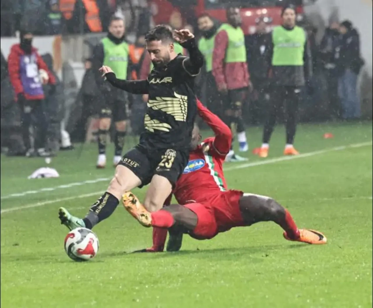 Eroğlu’ndan Net Mesaj: “Pes Etmek Yok, Hedef Süper Lig” 1