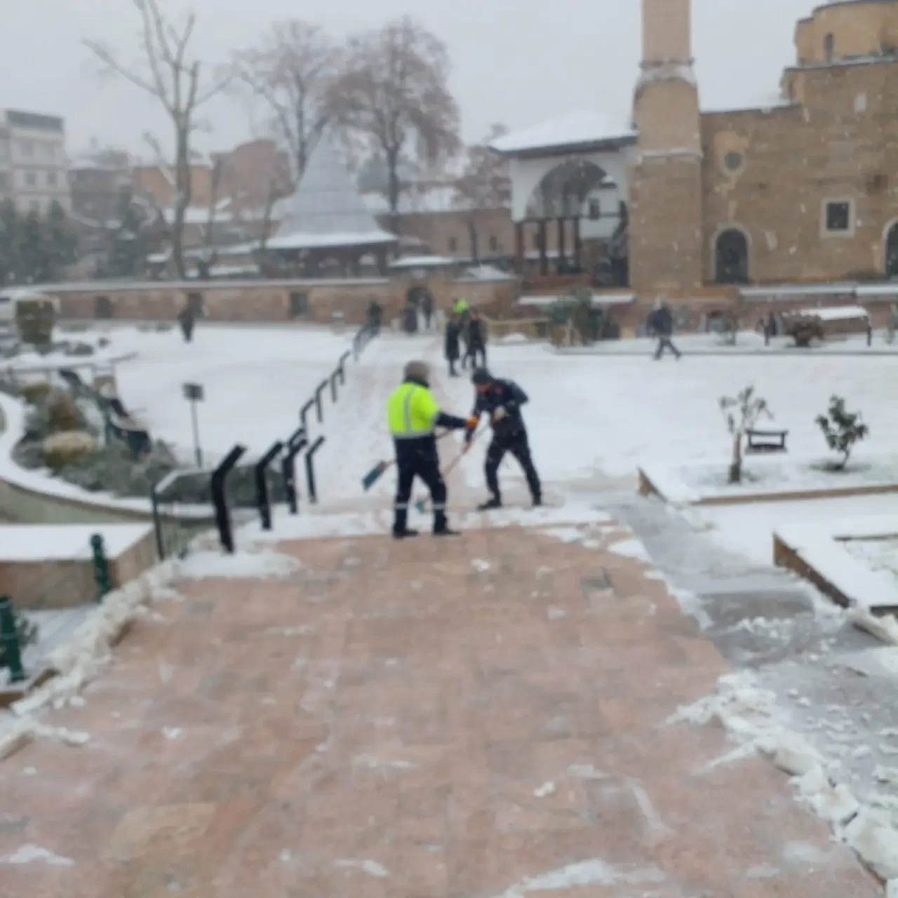 Merzifon Belediye Ekipleri Kar ve Buzla Mücadelede Alarmda 2