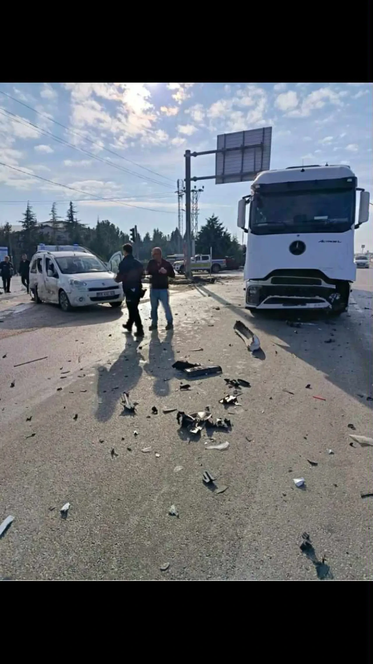Merzifon’da Organize Kavşağında Trafik Kazası: 1 Kişi Yaralandı 2