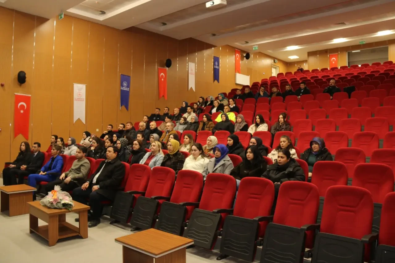 Amasya'da Kamu Personeline Güvenli Trafik Eğitimi 4