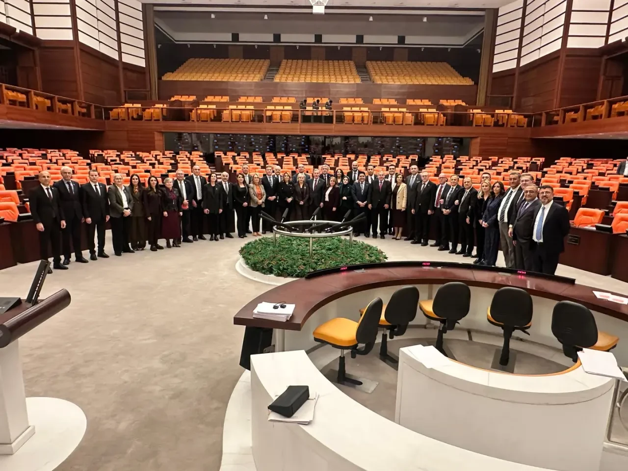 Karagöz: “Emekli Hakkını Alana Kadar Meclis’i Terk Etmek Yok” 1