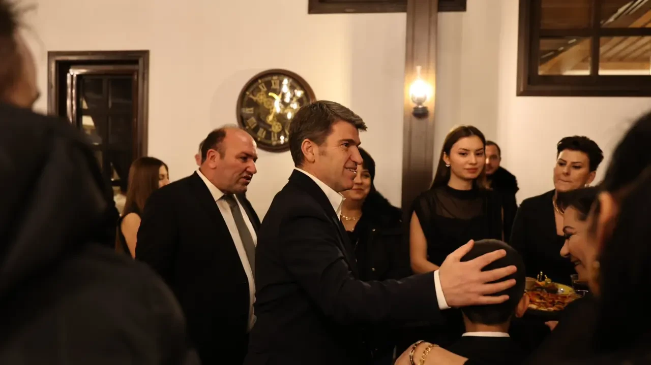 Vali Bakan, Restaurant Açılışında 1