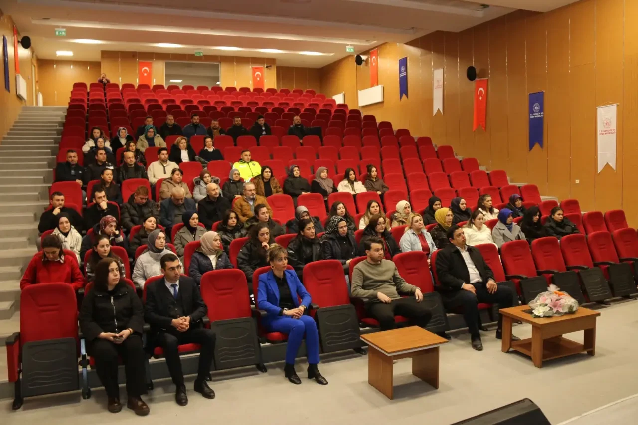 Amasya'da Kamu Personeline Güvenli Trafik Eğitimi 2