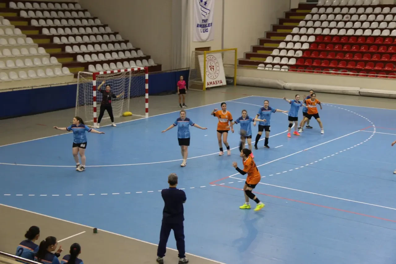 Hentbolun Yıldızları Amasya’da Sahaya Çıktı 3