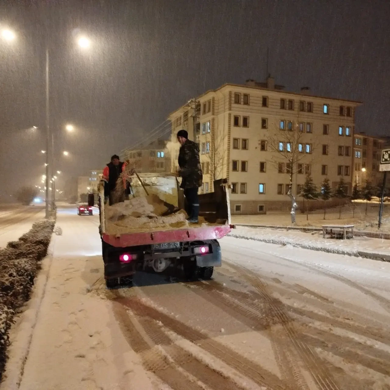 Merzifon Belediyesi’nden Kar ve Buzla Mücadelede 5