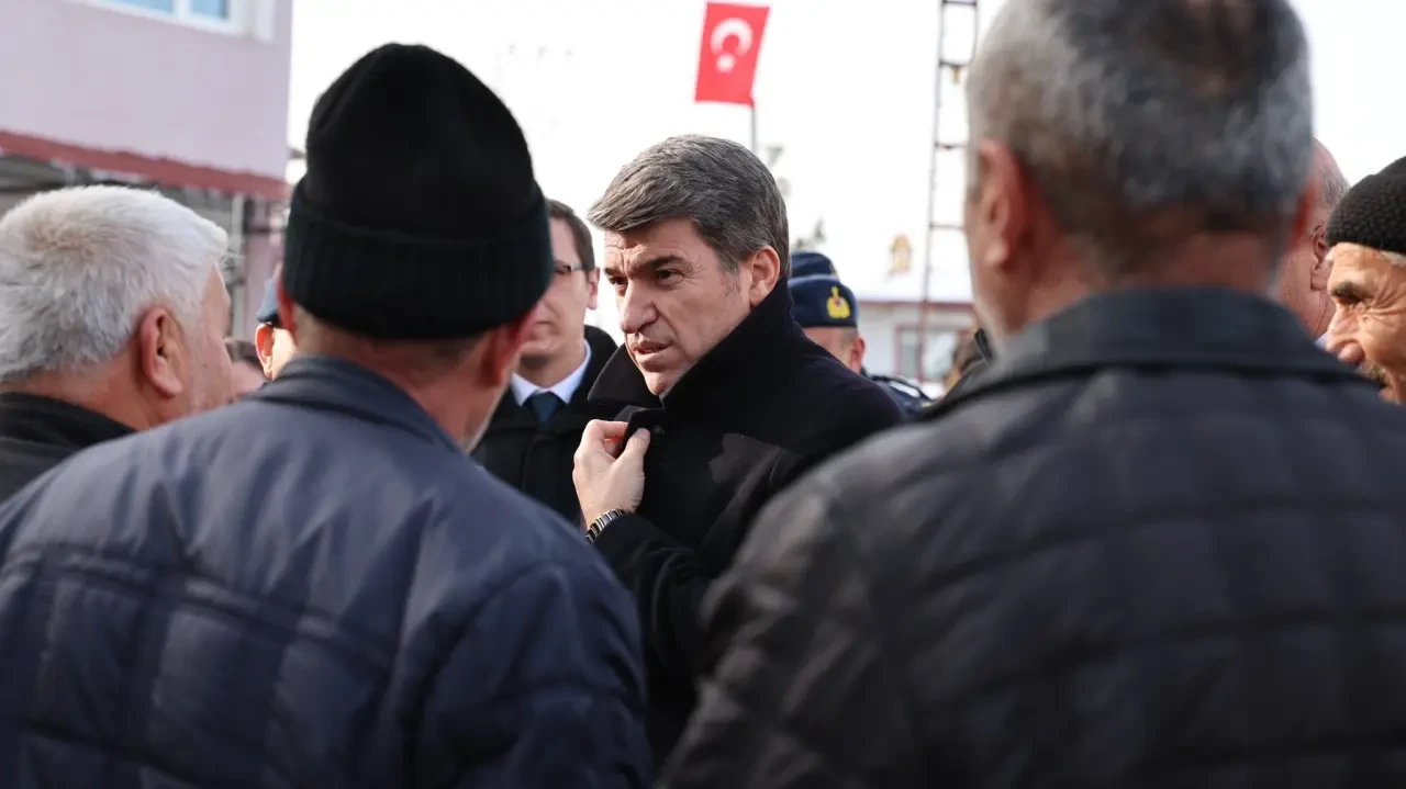 Vali Bakan Köy Halkını Dinledi 3