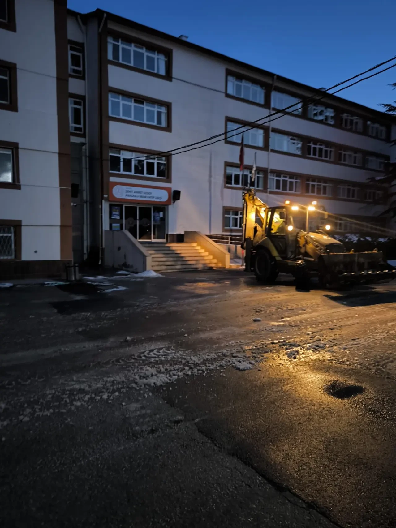Amasya’da Okul Bahçelerinde Karla Mücadele 7