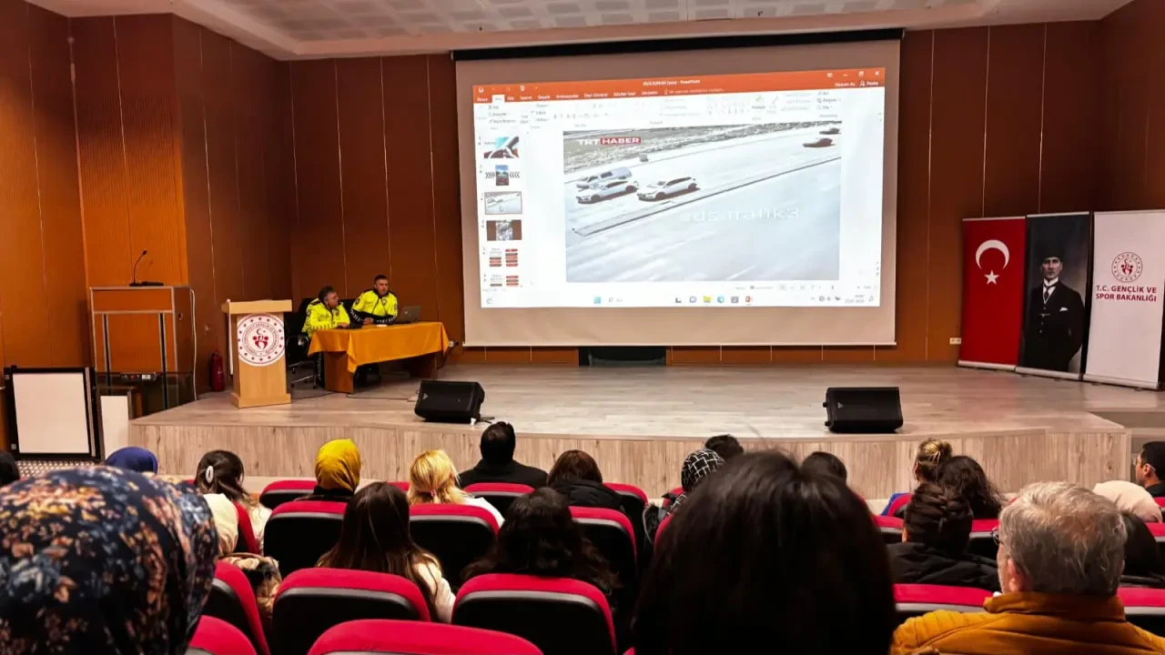 Amasya'da 445 Personele Trafik Bilinci 4