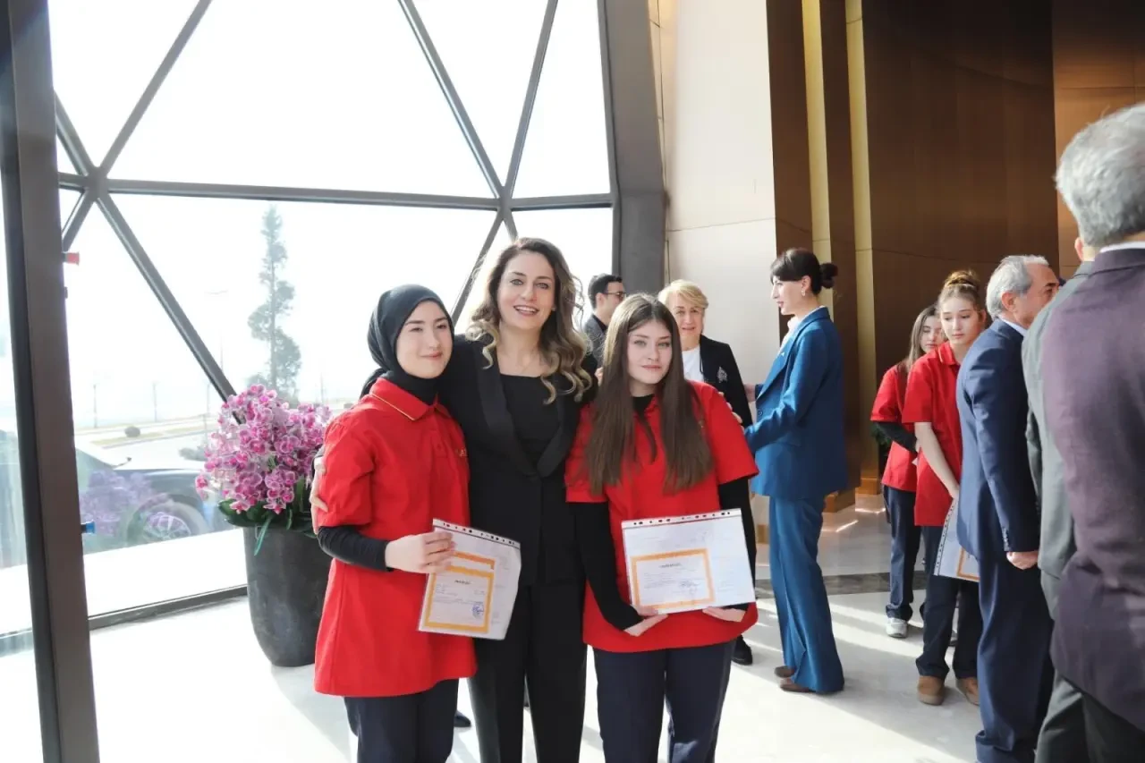 Ahlatcı Mesleki Eğitim Merkezi’nde Karne Coşkusu 7