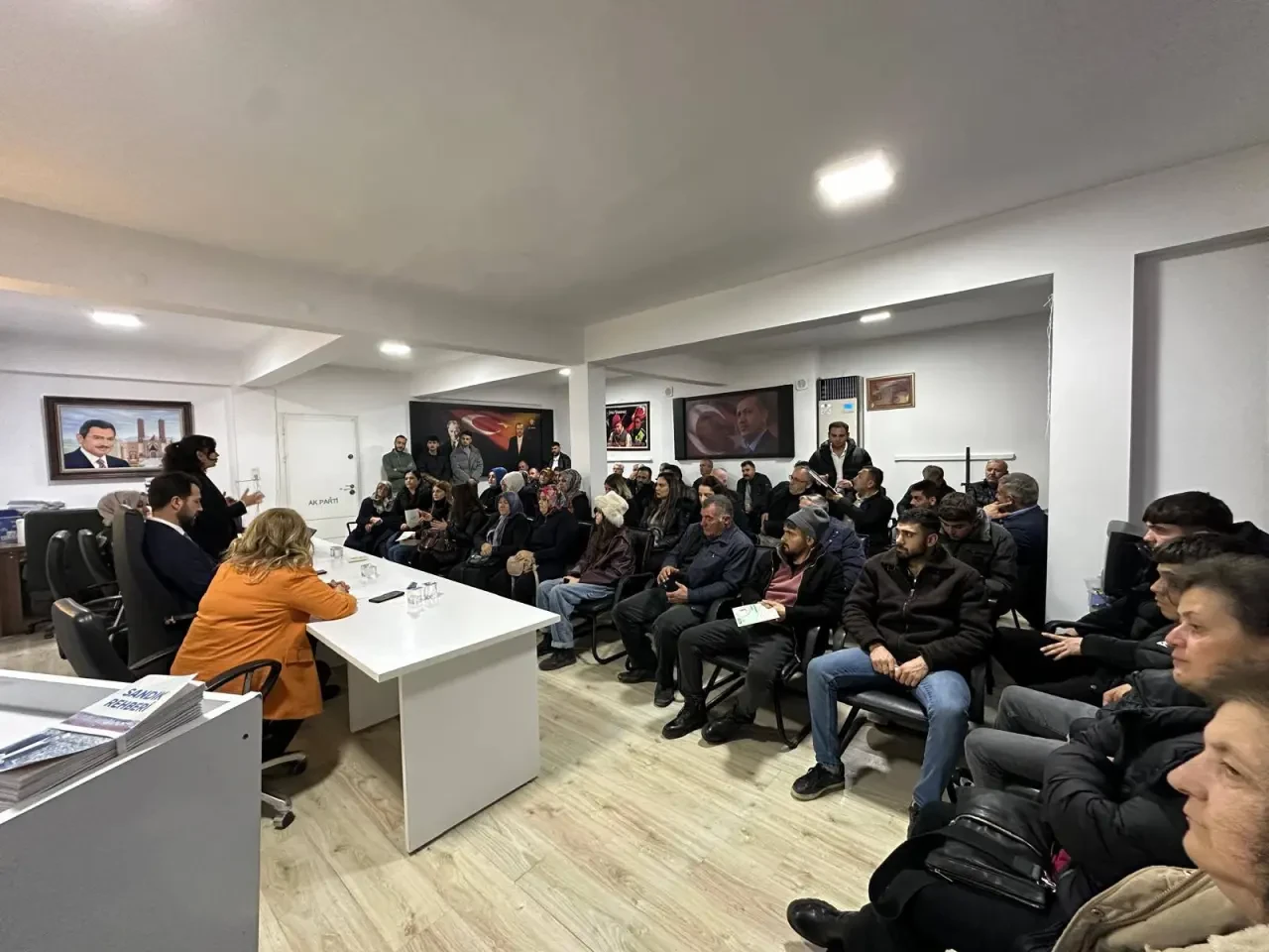 AK Parti Merzifon’da Hem Toplantı Hem Eğitim 1