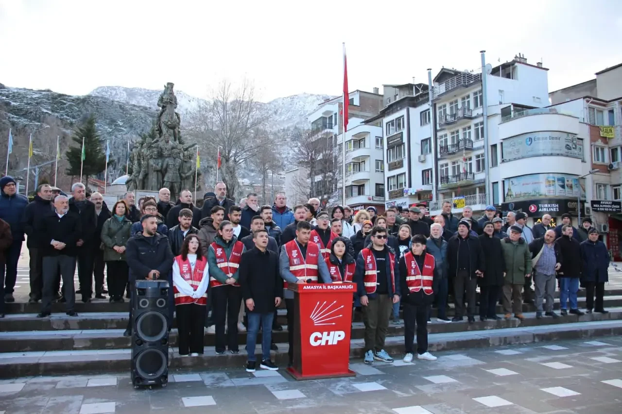 Halkçı Liseliler: “Cumhuriyet’i karnelerden silemezsiniz!” 2