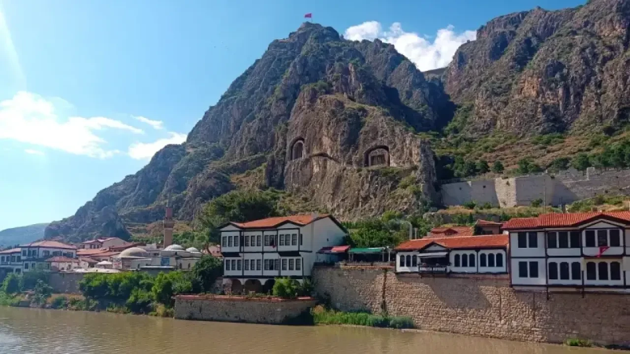 Amasya: Binlerce Yıllık Tarihin Canlı Tanığı 3