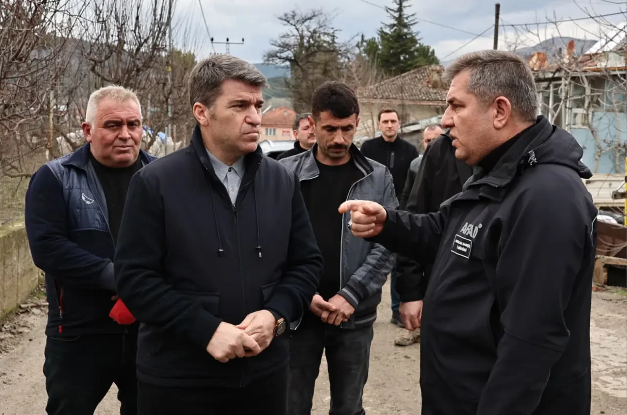 Amasya'da Devlet Sahada: İpekköy’de Yaralar Sarılıyor 2