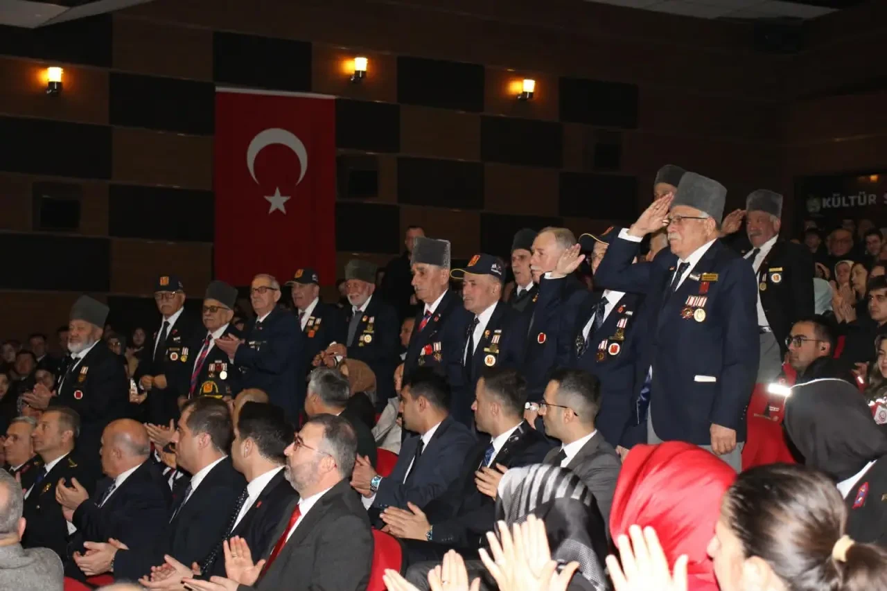 İstiklale Giden Yolda Türkiye Şehitlerini Andı 1