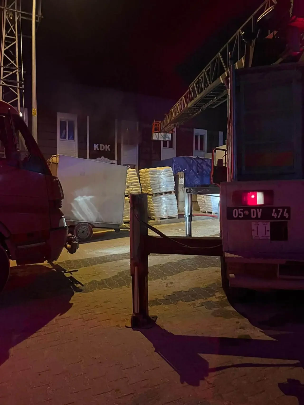 Merzifon OSB'de yangın! 4