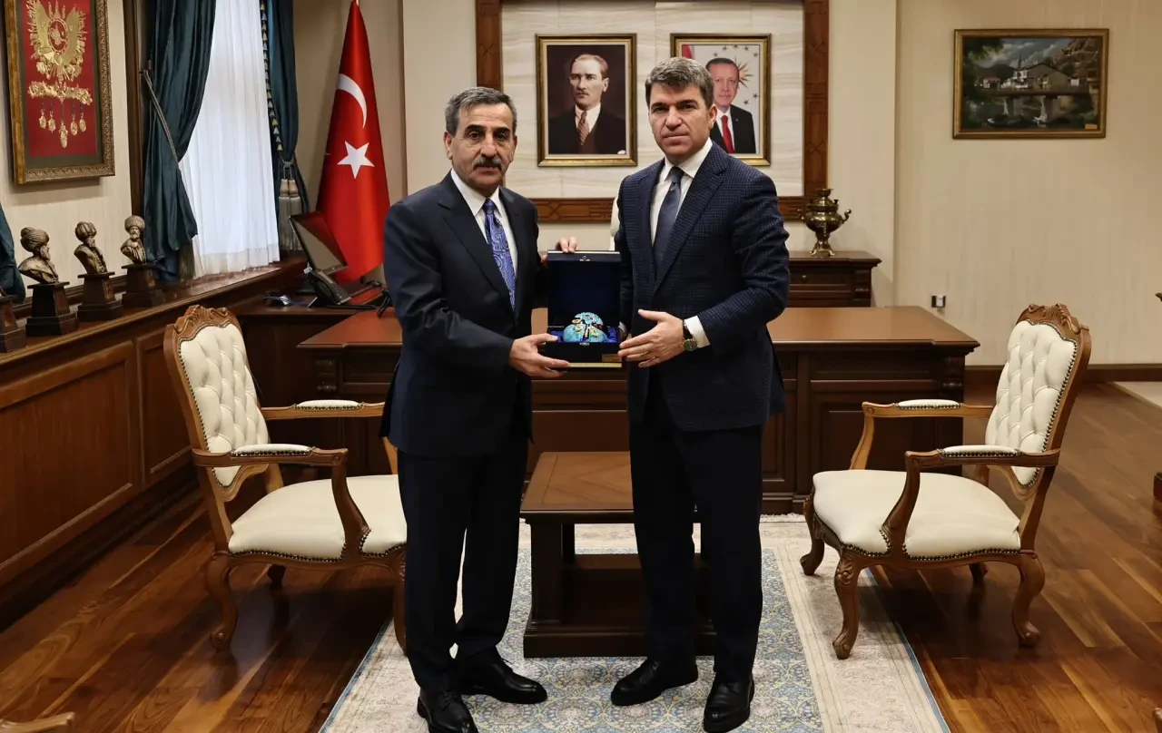 Amasya Valisi Önder Bakan’a Kurum ve Sendika Çıkarması 2