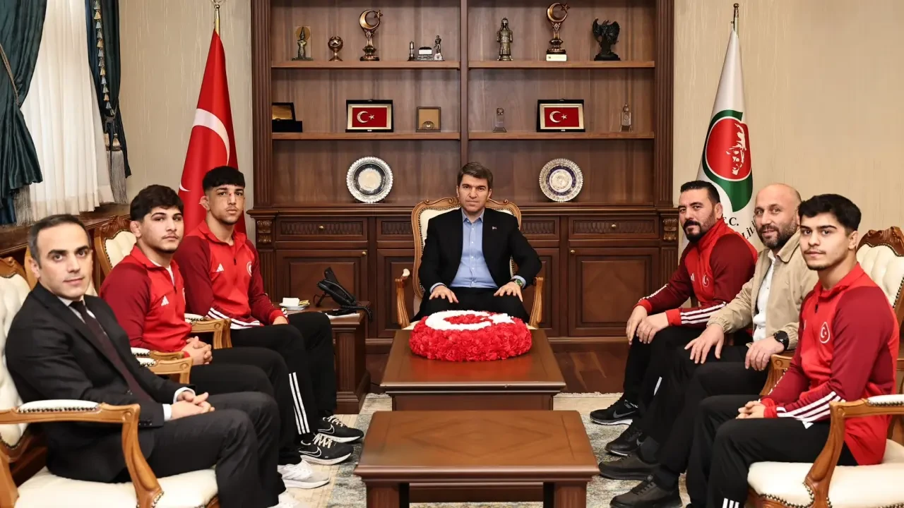 Amasya’nın Altın Güreşçileri Valilikte 2