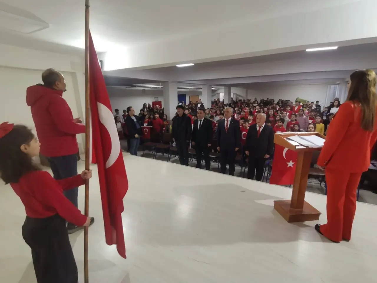 Merzifon’da İlk Ders Bayrak Sevgisiyle Başladı 3