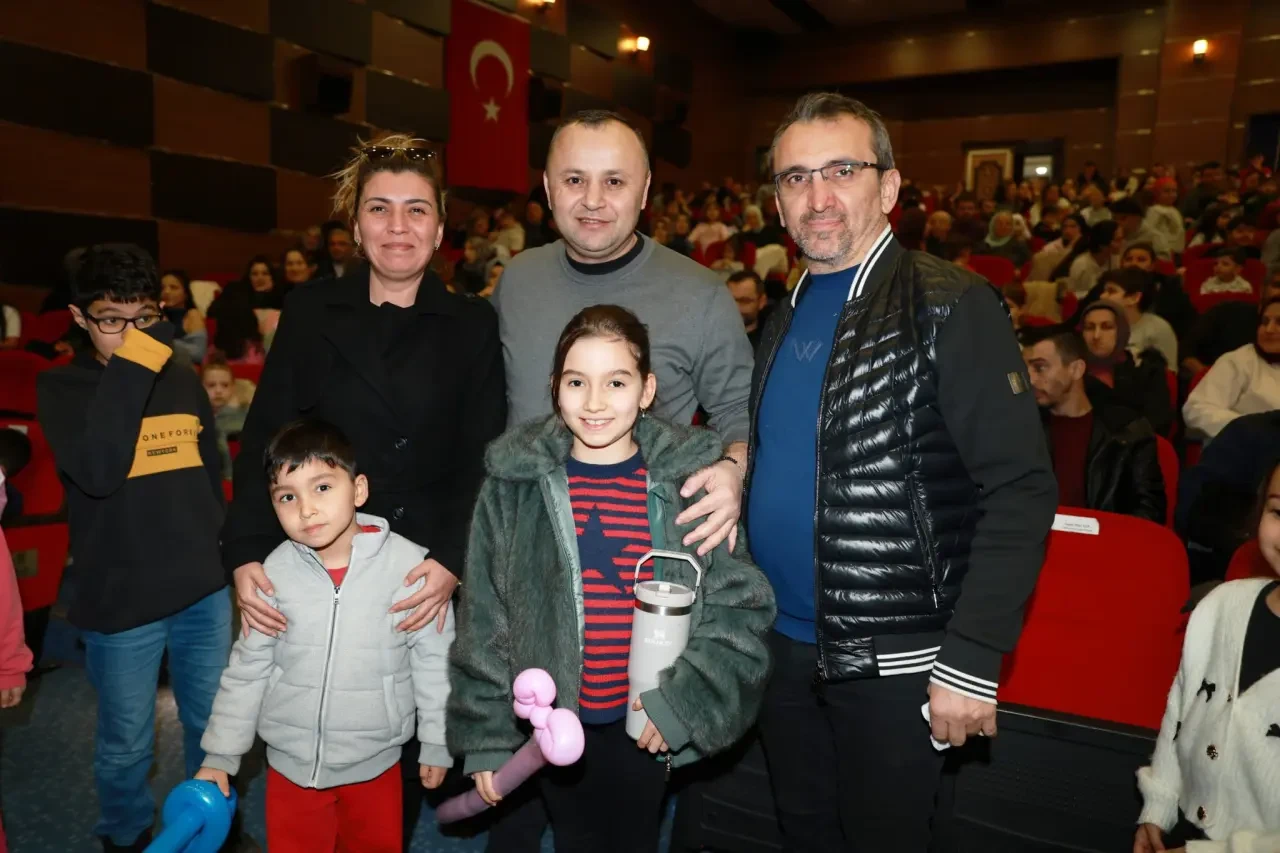 Amasya’da Hacivat ile Karagöz Çocuklarla Buluştu 6