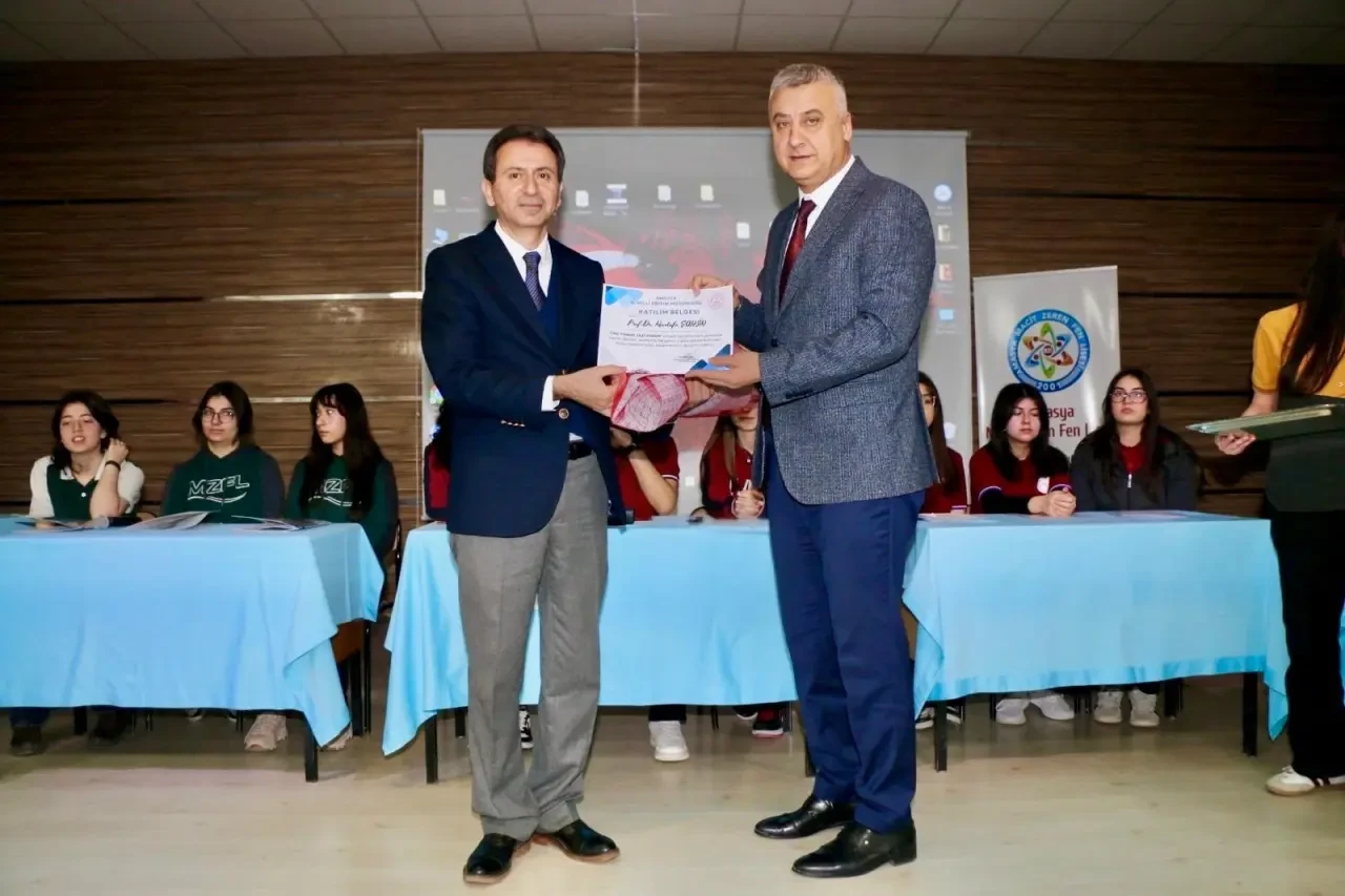 Amasya’da “Oku-Yorum, Yazı-Yorum” Paneli 4