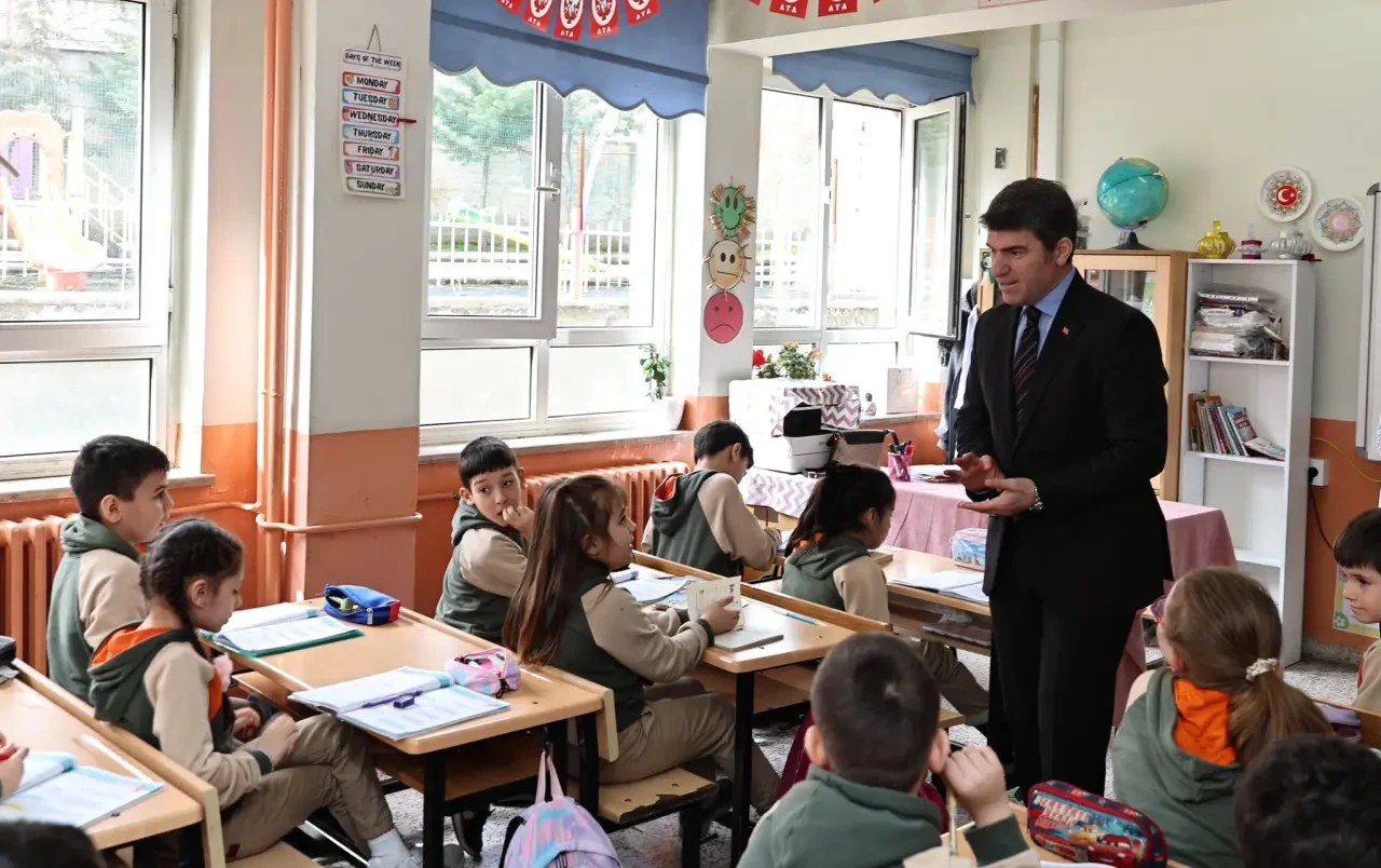 Amasya Eğitim Camiası Yasta, Vali Bakan Yanlarında 2