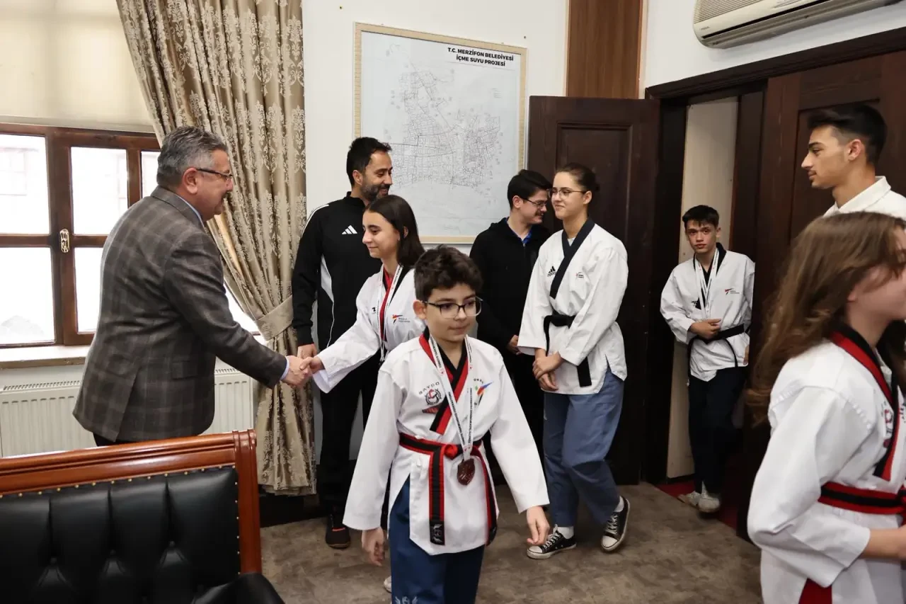 Sporun Kalbi Merzifon’da Atıyor: Taekwondo Takımı Belediyede 3