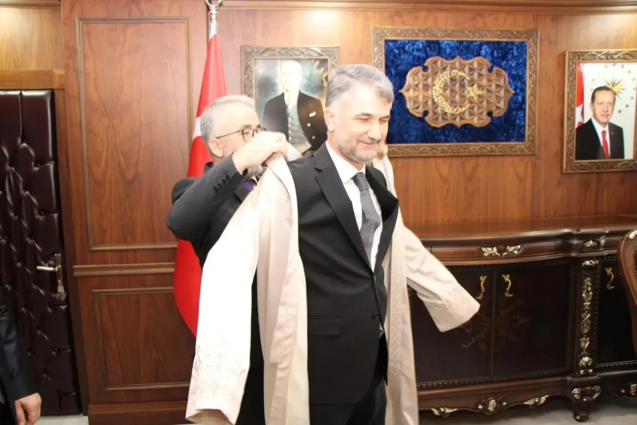 Amasya İl Müftüsü Cübbesini Giydi 1